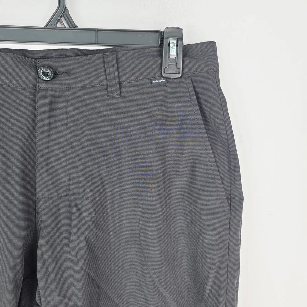 Travis Mathew Mens Sz 34 Beck Shorts Black Performance‎ Golf Lightweight Stretch
